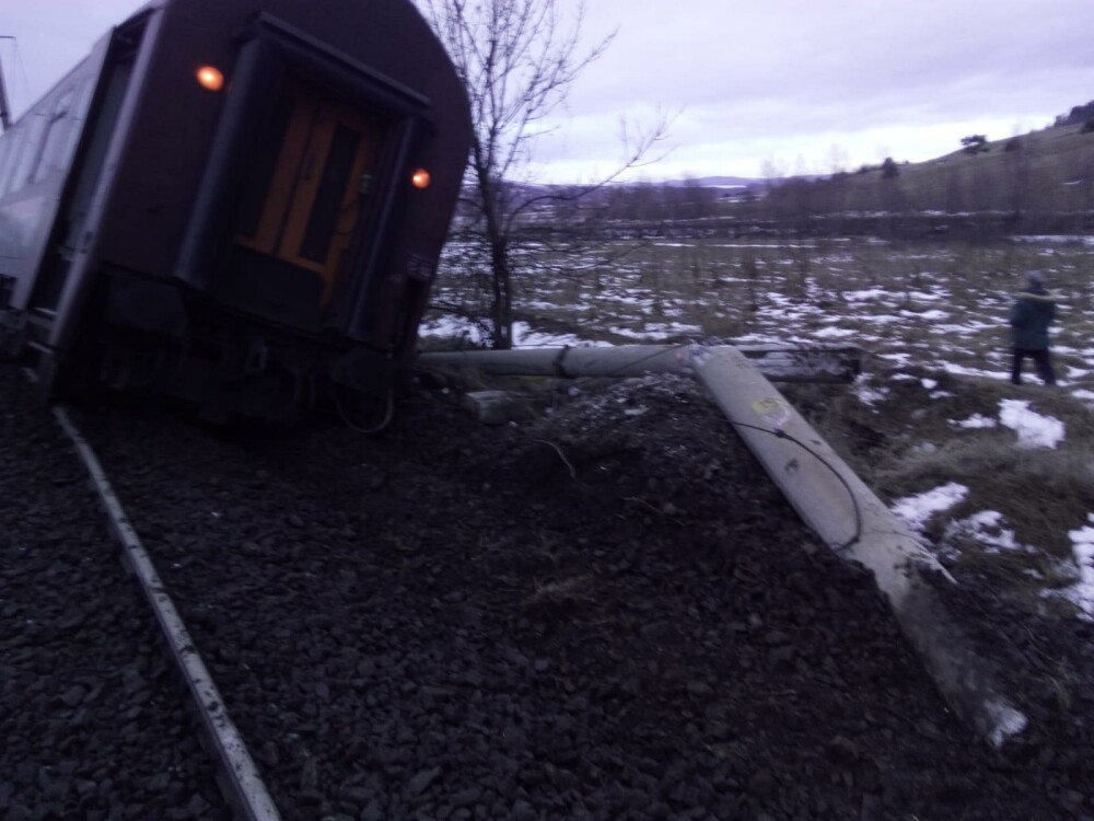 Echipajele ISU au fost în alertă maximă, după ce un tren a deraiat. Un om este rănit - Imaginea 2