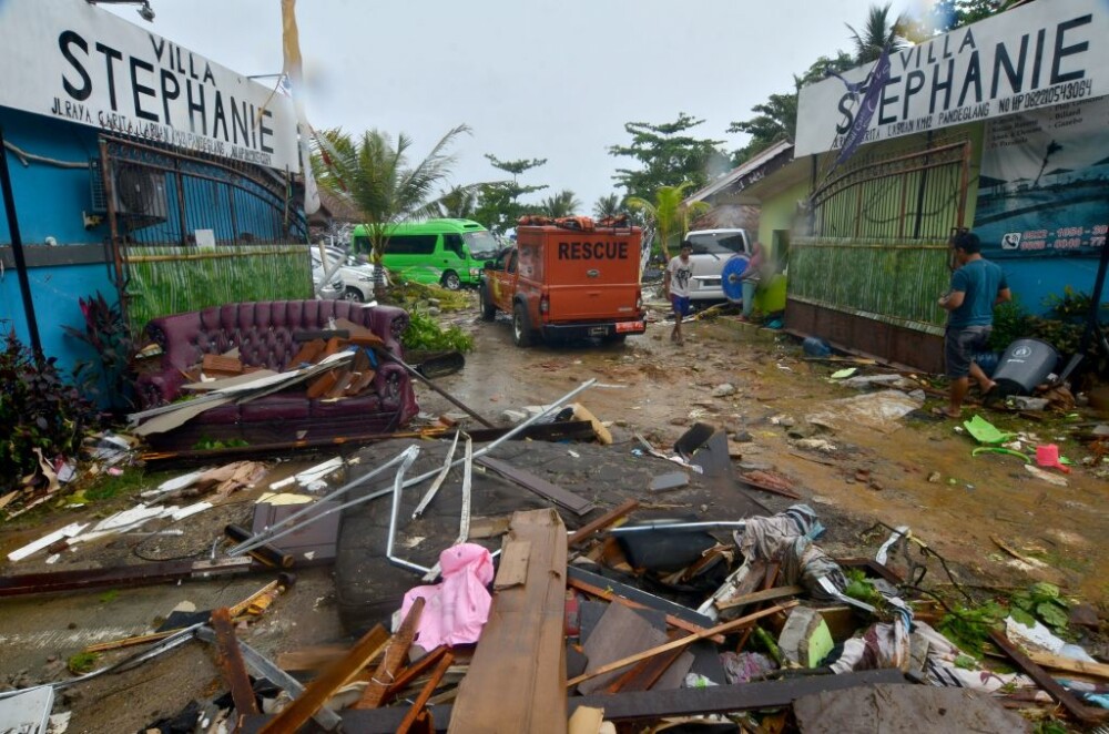 Indonezia, lovită de un tsunami devastator. Cel puțin 222 de morți și 843 de răniți - Imaginea 2