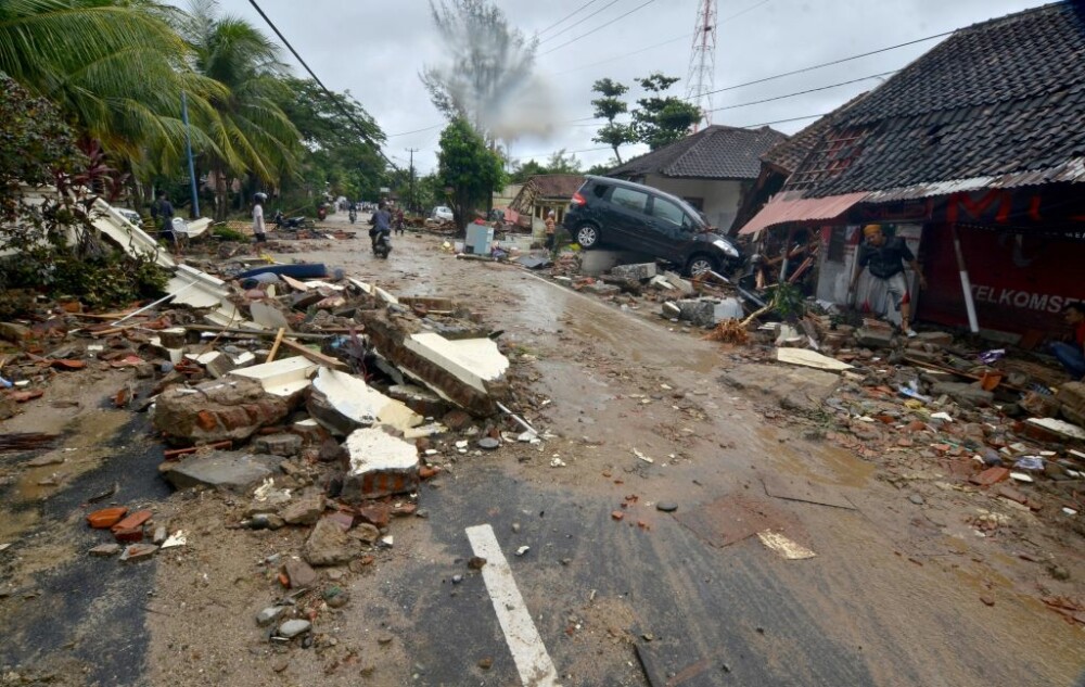 Indonezia, lovită de un tsunami devastator. Cel puțin 222 de morți și 843 de răniți - Imaginea 3
