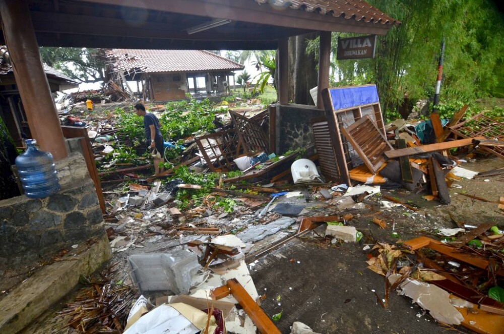 Indonezia, lovită de un tsunami devastator. Cel puțin 222 de morți și 843 de răniți - Imaginea 5