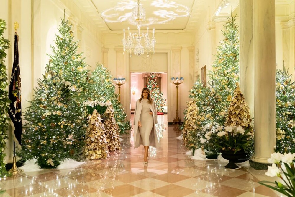 Imagini superbe de la Casa Albă. Ce decorații a ales Melania Trump pentru Crăciun - Imaginea 1