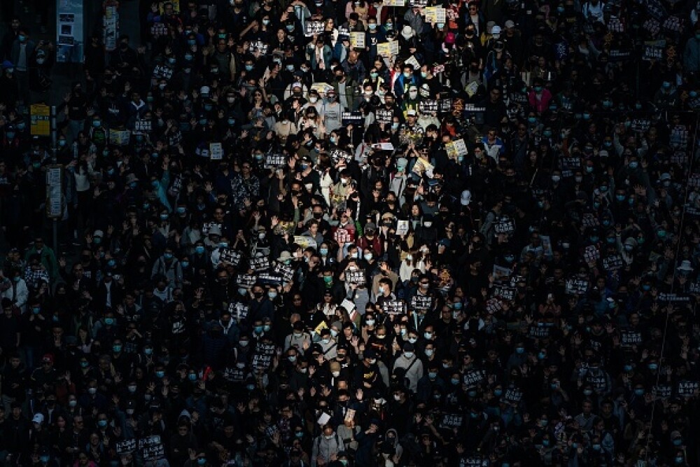 Manifestație în Hong Kong pentru drepturile omului. Zeci de mii de participanți - Imaginea 7