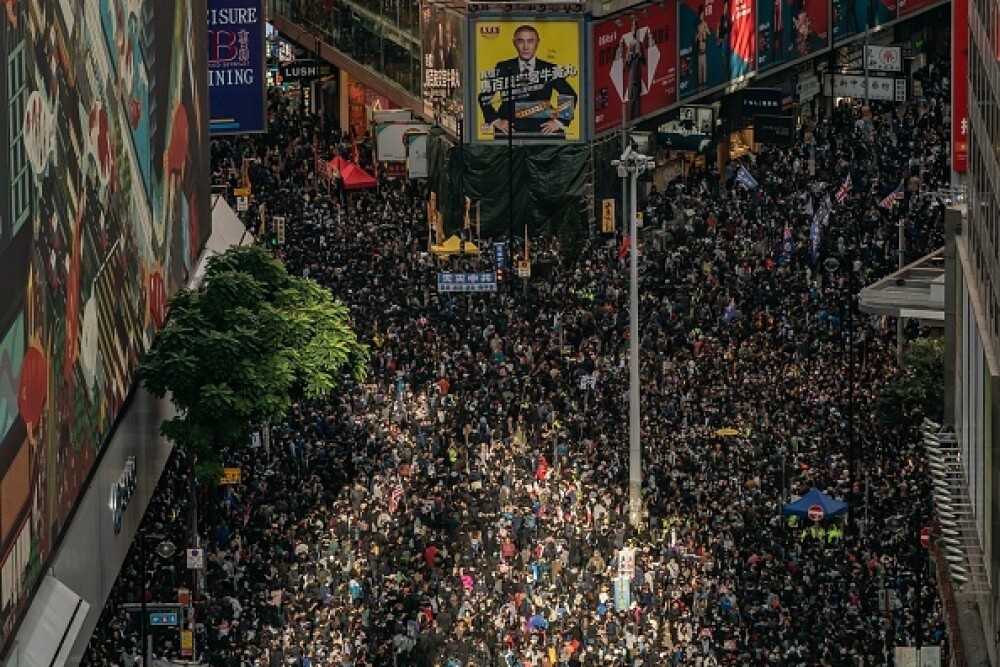 Manifestație în Hong Kong pentru drepturile omului. Zeci de mii de participanți - Imaginea 10