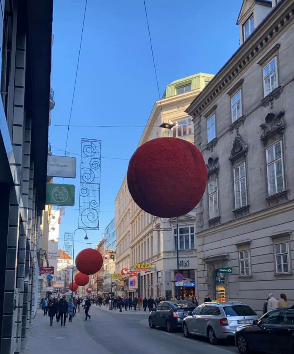 Viena cheltuie de două ori mai puțin decât Bucureștiul pentru luminițele de Crăciun: „Nu suntem atât de bogați” - Imaginea 3