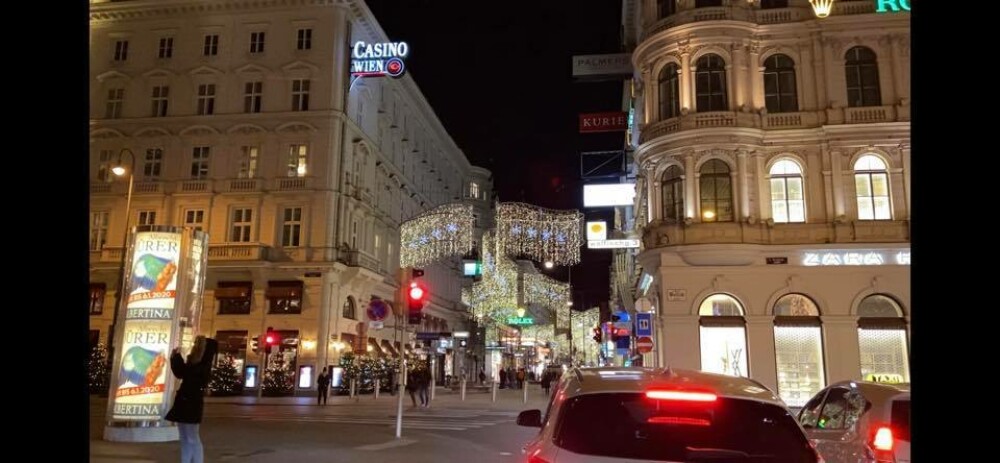 Viena cheltuie de două ori mai puțin decât Bucureștiul pentru luminițele de Crăciun: „Nu suntem atât de bogați” - Imaginea 1