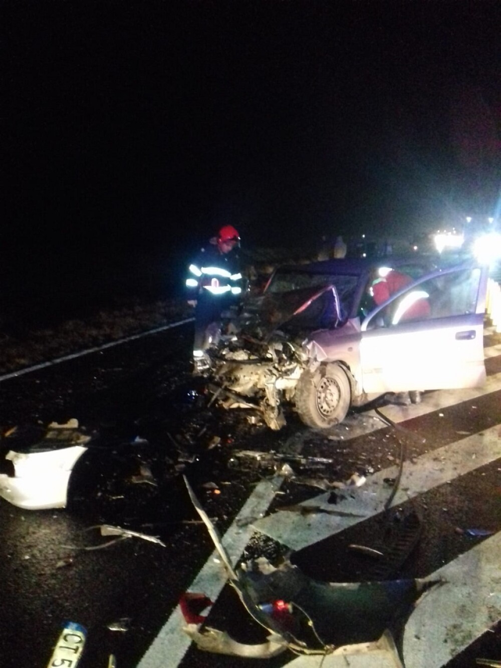 Grav accident în Ialomița. Două mașini au fost distruse complet - Imaginea 1