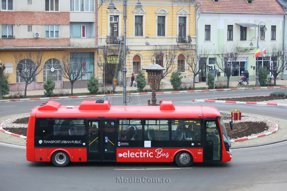 Primul oraş din România în care toate mijloacele de transport în comun sunt electrice - Imaginea 4