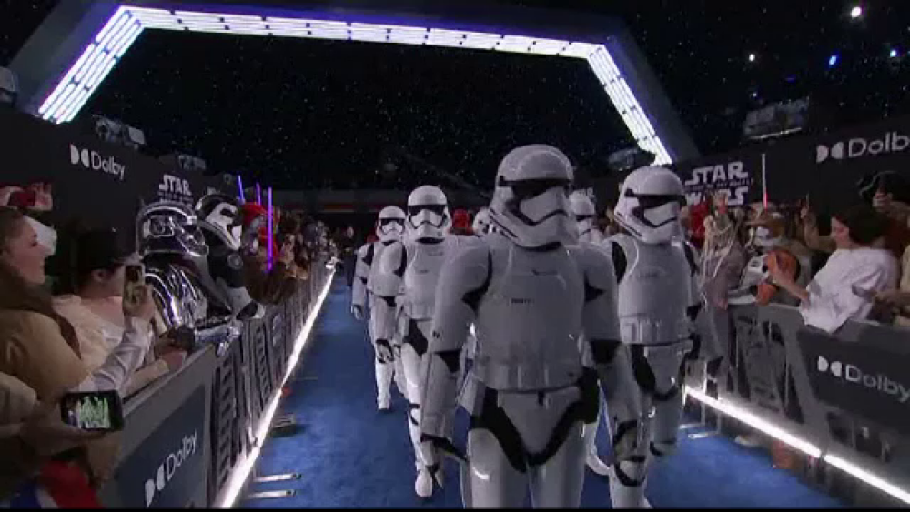 Veste importantă pentru fanii Star Wars. A avut loc premiera ultimului episod al seriei - Imaginea 3