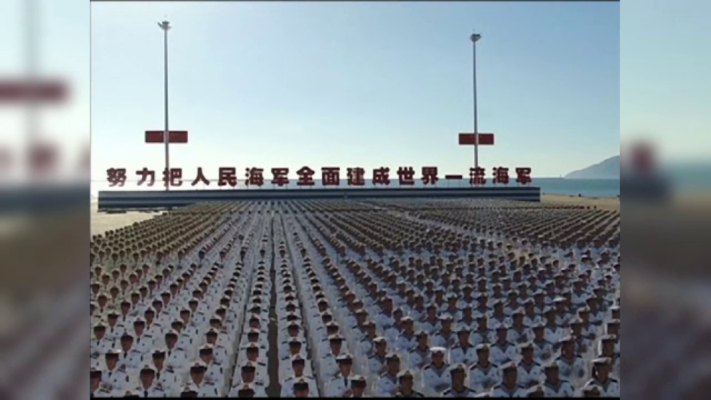 Ceremonie fastuoasă în China pentru inagurarea unui portavion. 5.000 de marinari prezenți - Imaginea 3