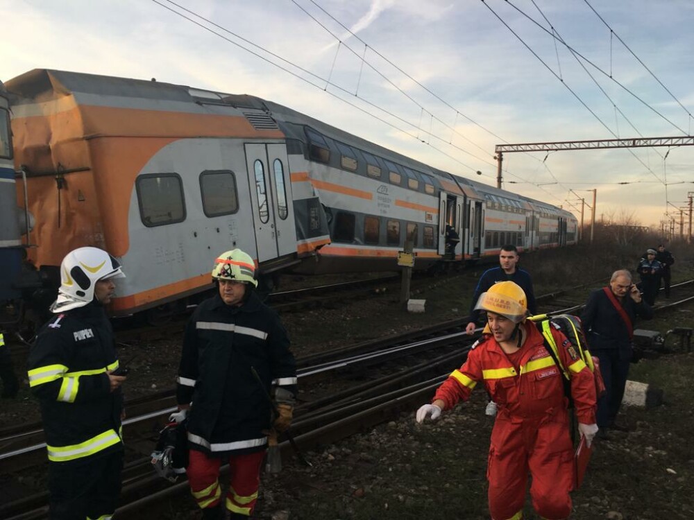 Aproape 50 de oameni au fost răniți după ce 2 trenuri s-au ciocnit în Ploiești - Imaginea 2