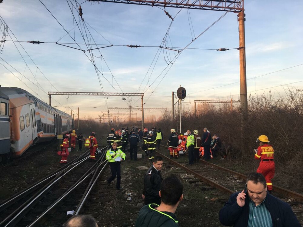 Aproape 50 de oameni au fost răniți după ce 2 trenuri s-au ciocnit în Ploiești - Imaginea 5