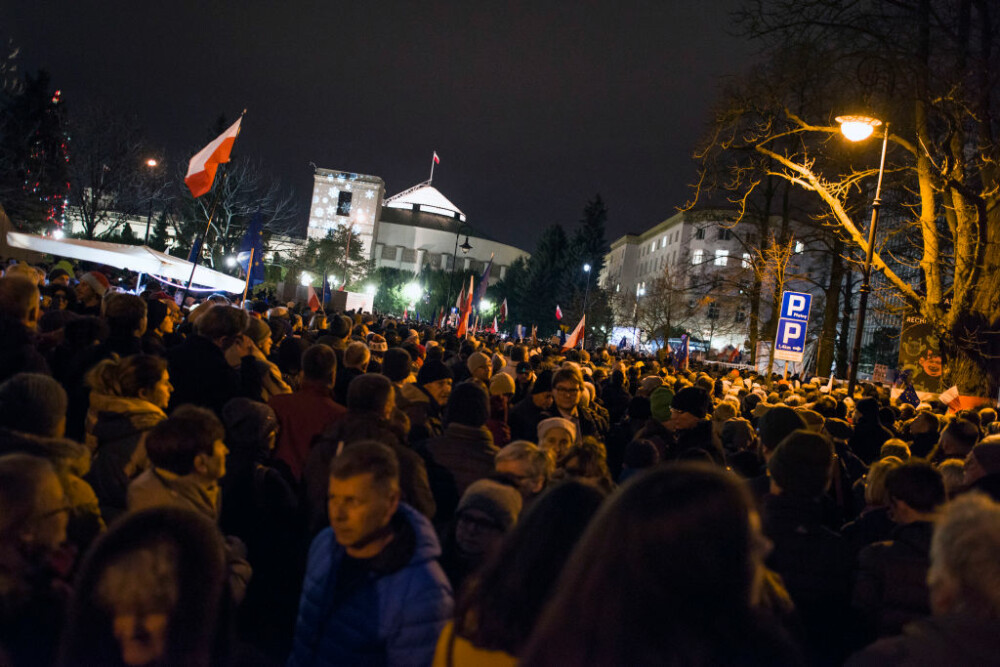 Proteste masive în Polonia. Mii de oameni, în stradă din cauza reformelor din justiție - Imaginea 3