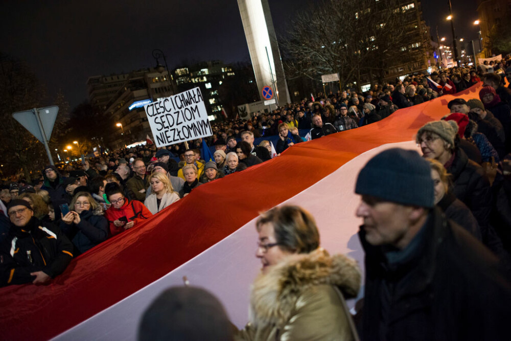 Proteste masive în Polonia. Mii de oameni, în stradă din cauza reformelor din justiție - Imaginea 4