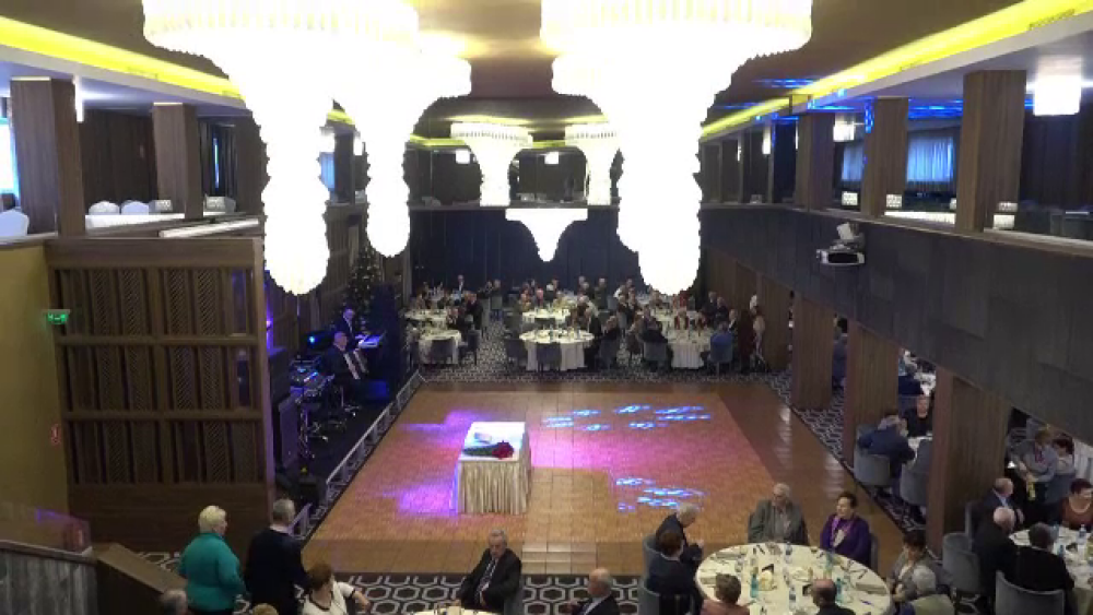 Peste 200 de oameni din Brașov și-au sărbătorit împreună „nunta de aur”. Cum s-au distrat - Imaginea 3