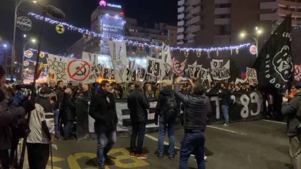 Marș pentru cinstirea eroilor Revoluției, în Piața Universității din București. VIDEO - Imaginea 8