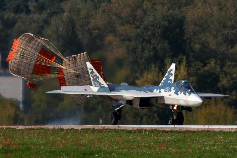 Un avion de vânătoare de ultimă generație al Rusiei s-a prăbușit în timpul testelor - Imaginea 2