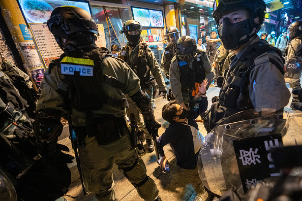 Proteste în Hong Kong. Poliția a folosit gaze lacrimogene pentru a dispersa manifestanţii - Imaginea 5