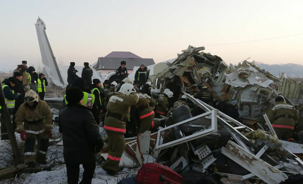 Tragedie în Kazahstan. Un avion cu 100 de persoane la bord s-a prăbușit. Cel puțin 12 morți - Imaginea 4