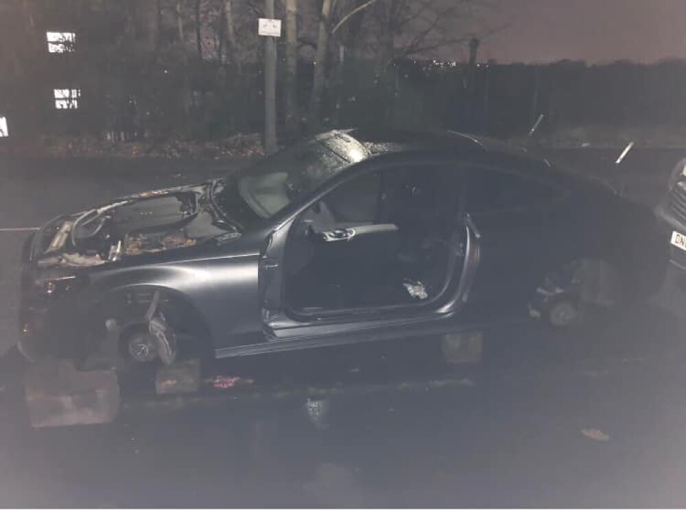 FOTO. Cum și-a găsit un șofer Mercedesul după ce l-a lăsat peste noapte în fața casei - Imaginea 2