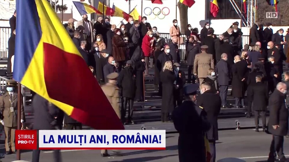 FOTO-VIDEO. Parada militară de 1 Decembrie din București. Iohannis a depus o coroană de flori - Imaginea 4