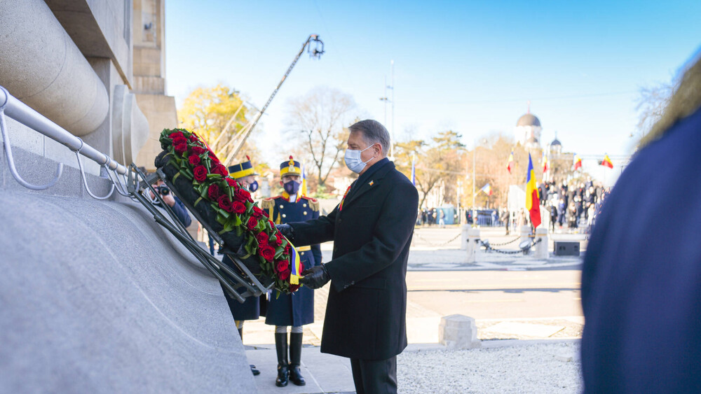 FOTO-VIDEO. Parada militară de 1 Decembrie din București. Iohannis a depus o coroană de flori - Imaginea 11