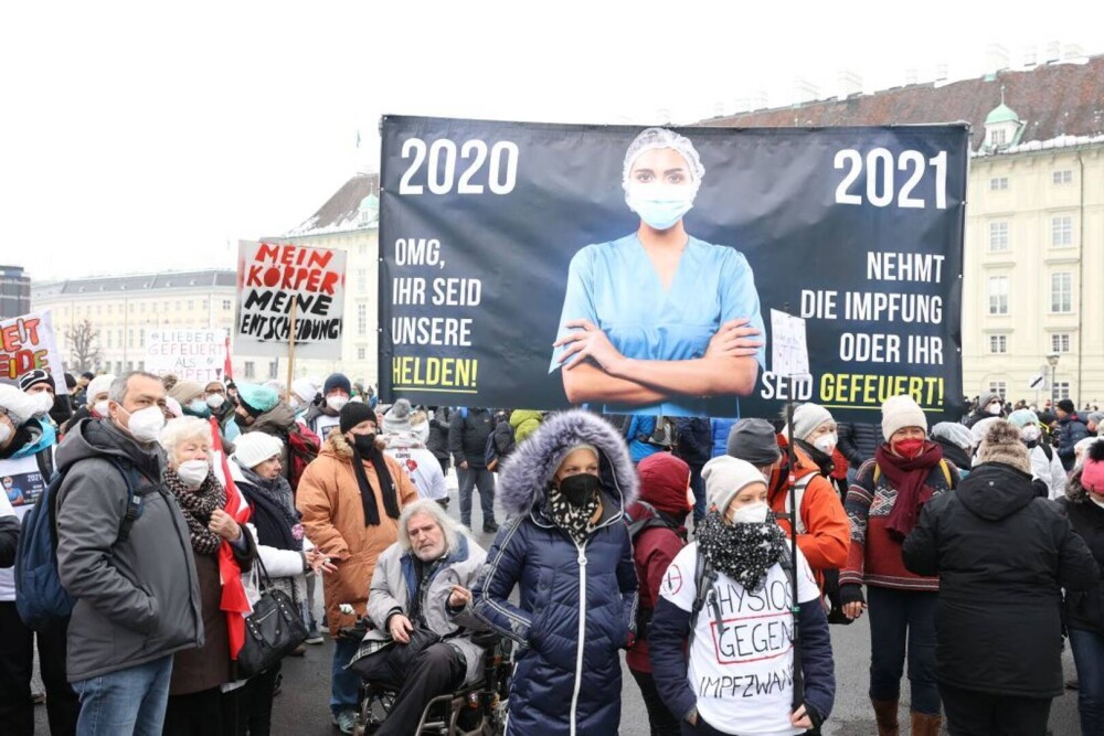 Protest cu 20.000 de oameni la Viena. Negaționiști și adepți ai conspirațiilor au manifestat împotriva vaccinării obligatorii - Imaginea 2