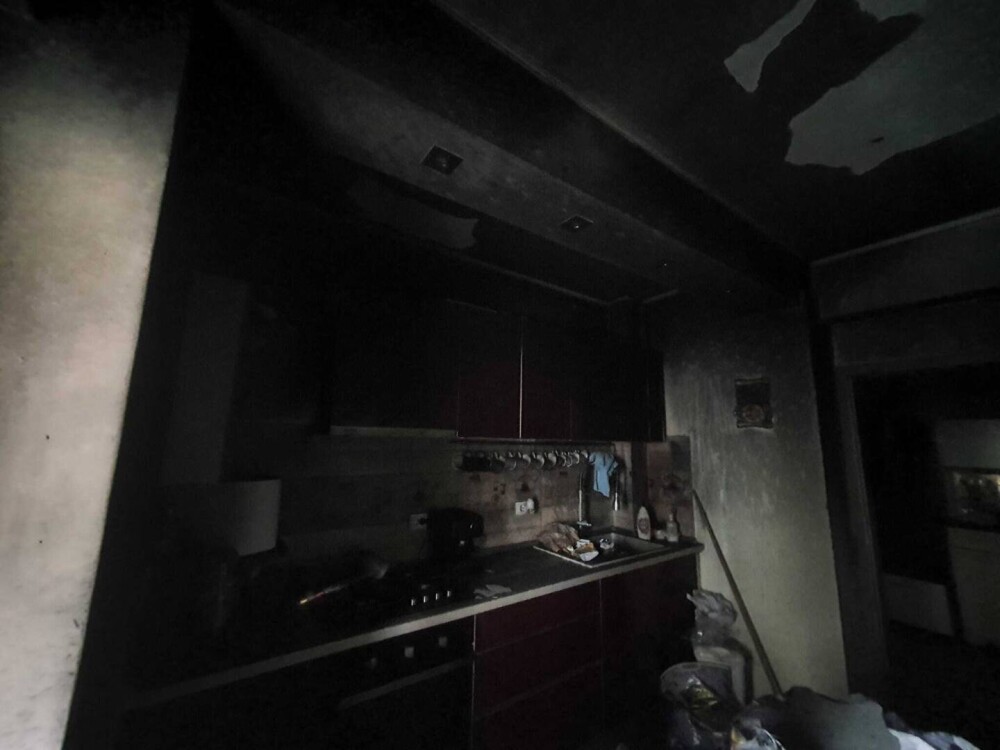 Majoritatea locatarilor blocului din Constanța mistuit de flăcări nu au și bunurile asigurate. Au pierdut munca de-o viață - Imaginea 24