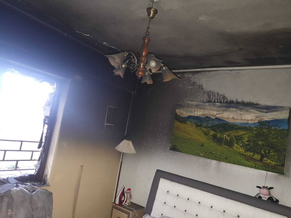 Petardele, posibilă cauză a incendiului din Constanța, care a distrus un bloc și agoniseala de o viață a mai multor familii - Imaginea 23