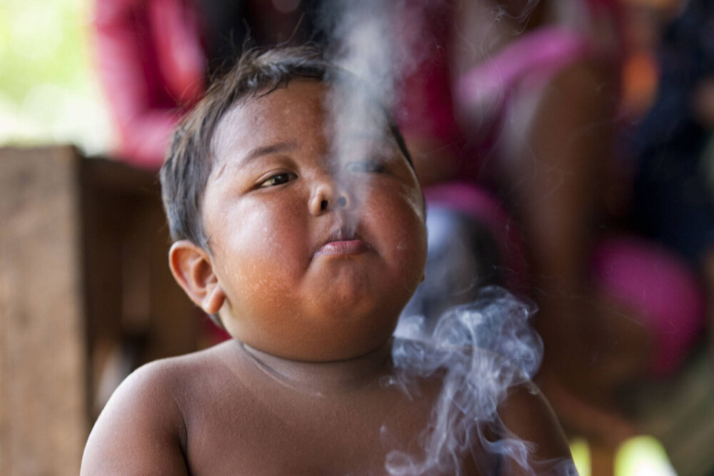 Cum arată acum copilul care la vârsta de 2 ani fuma 40 de țigări pe zi. GALERIE FOTO - Imaginea 6