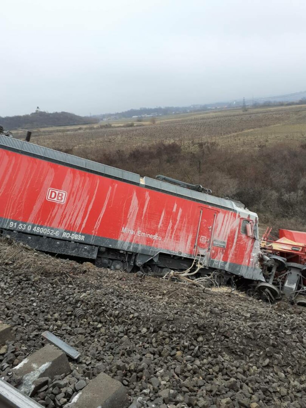 Două trenuri s-au ciocnit în Vrancea. Primele imagini de la locul accidentului. GALERIE FOTO - Imaginea 4