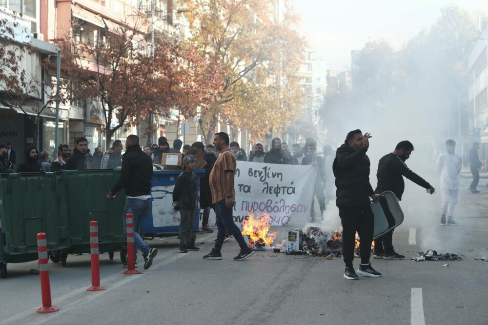 Proteste violente la Salonic şi Atena, după ce un băiat rrom a fost împuşcat de poliţie. GALERIE FOTO - Imaginea 3