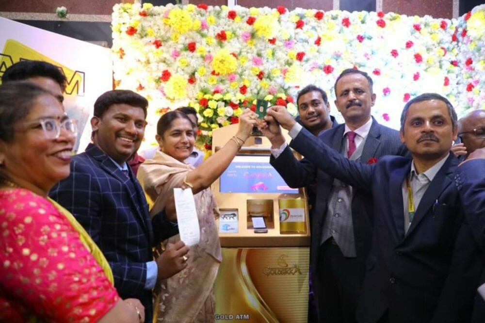 Un ATM care distribuie monede de aur a fost inaugurat în India - Imaginea 1