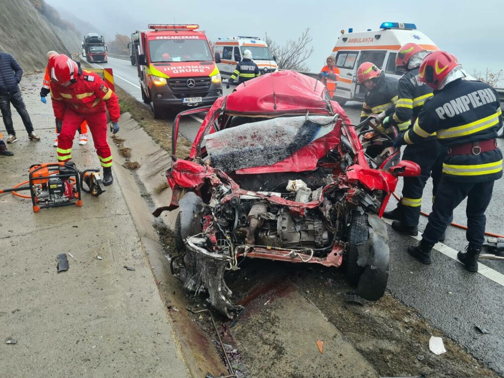 Un tânăr și socrul lui au murit într-un accident cumplit, în apropiere de Porțile de Fier 1 - Imaginea 2