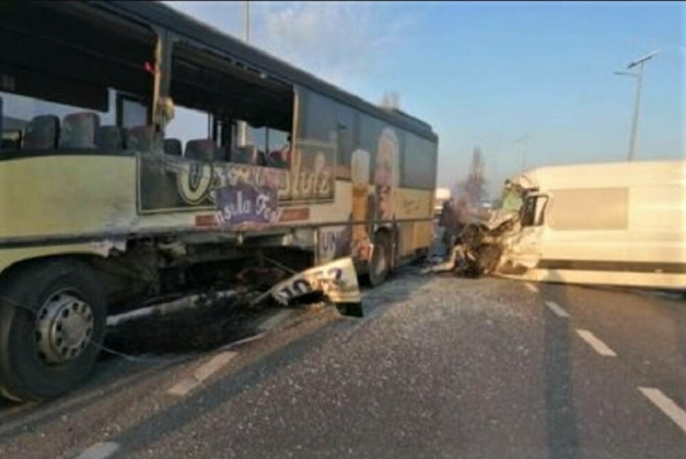 Accident grav în Galați. Un autocar și un microbuz s-au ciocnit. Mai multe persoane sunt rănite. GALERIE FOTO - Imaginea 6