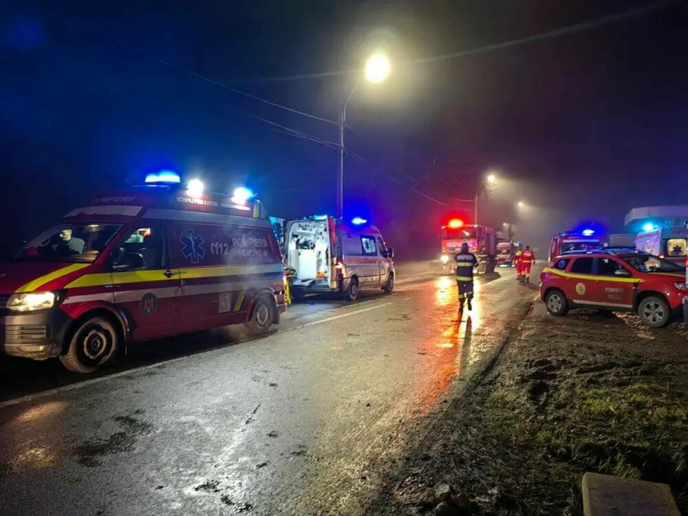 Primele imagini de la carnagiul din Pașcani. Detalii despre starea victimelor accidentului cu 25 de răniți | FOTO - Imaginea 3