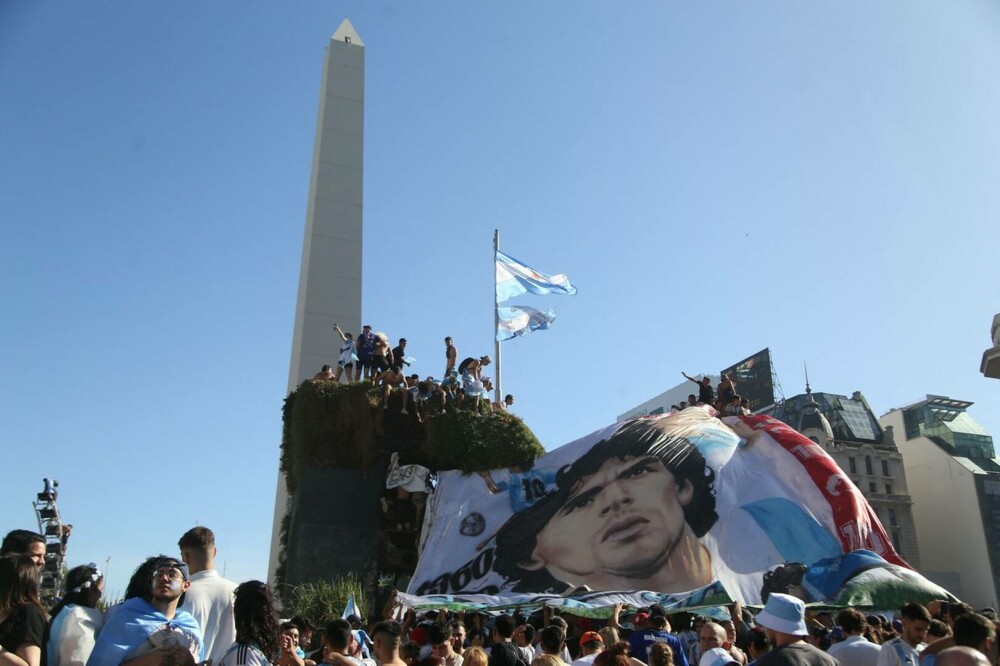 Fiesta în Buenos Aires. Sute de mii de oameni au sărbătorit pe străzi triumful naționalei Argentinei | FOTO-VIDEO - Imaginea 3