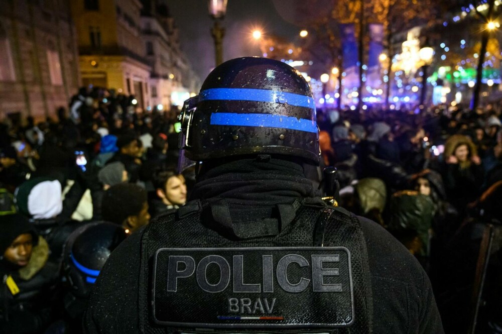 Suspectul atacului armat din Paris a declarat când a fost arestat că a acţionat în acest mod pentru că este „rasist” - Imaginea 1