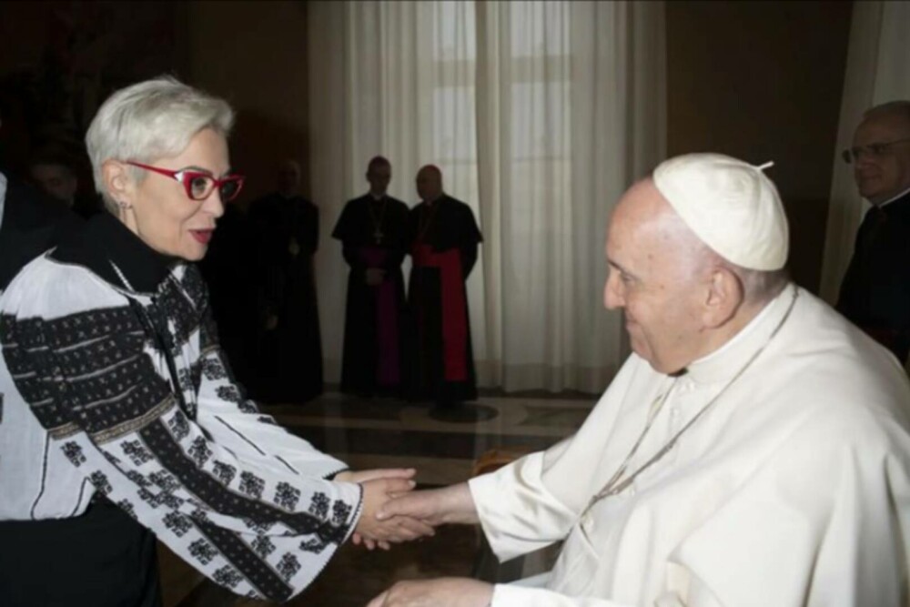 Monica Anghel s-a întâlnit cu Papa Francisc la Vatican. Spune că i-a schimbat percepția asupra vieții - Imaginea 1