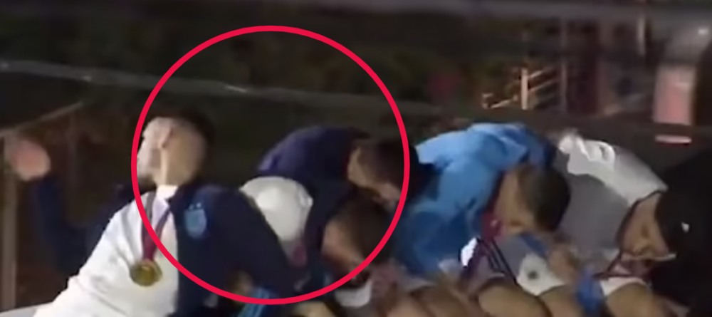 VIDEO. Messi și colegii săi, la un pas de tragedie, după ce au ajuns în Argentina. Sportivii s-au ferit în ultima secundă - Imaginea 1