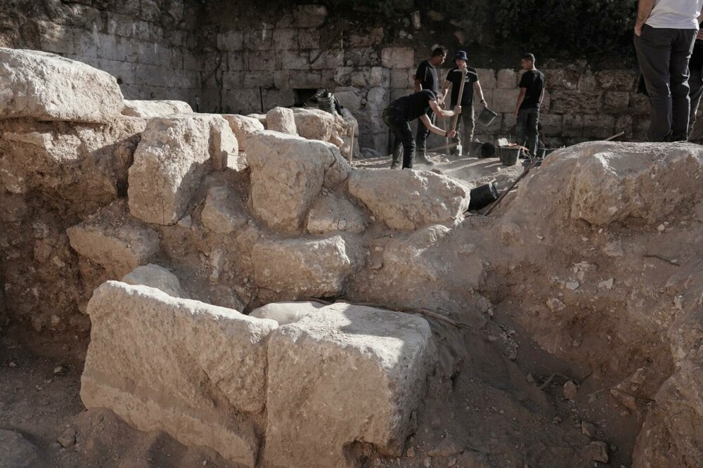 Arheologii au făcut noi descoperiri la mormântul Salomeei, moașa care a asistat la nașterea lui Isus. Ce au găsit | FOTO - Imaginea 7
