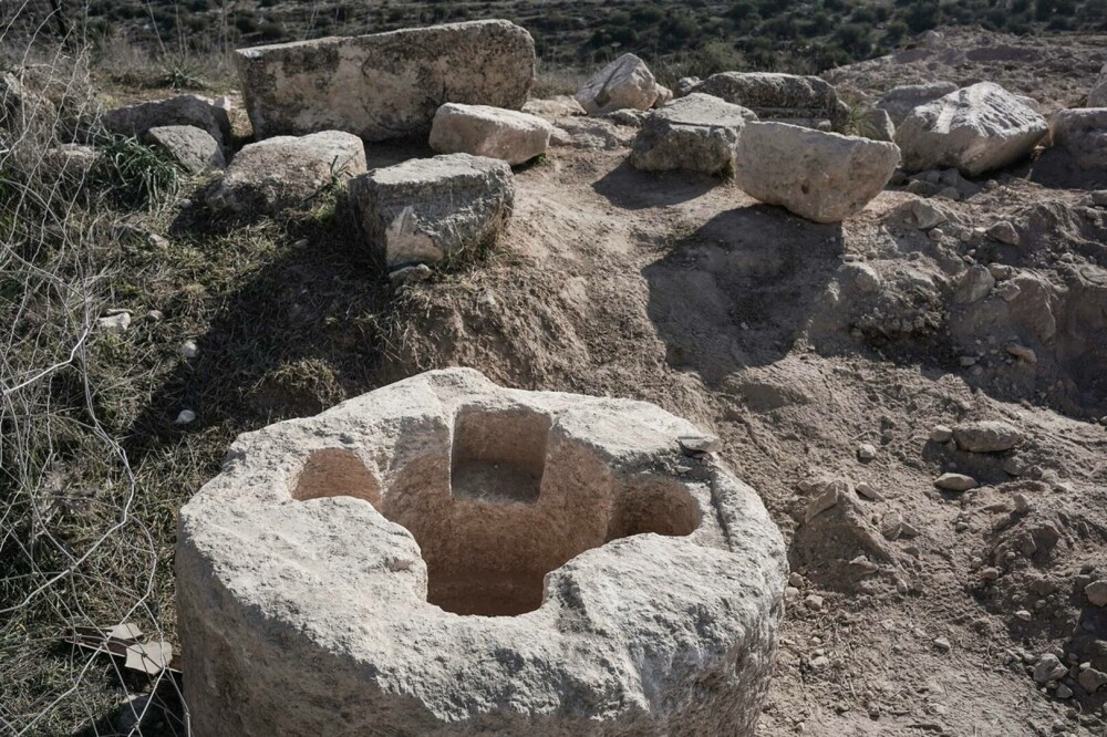 Arheologii au făcut noi descoperiri la mormântul Salomeei, moașa care a asistat la nașterea lui Isus. Ce au găsit | FOTO - Imaginea 10