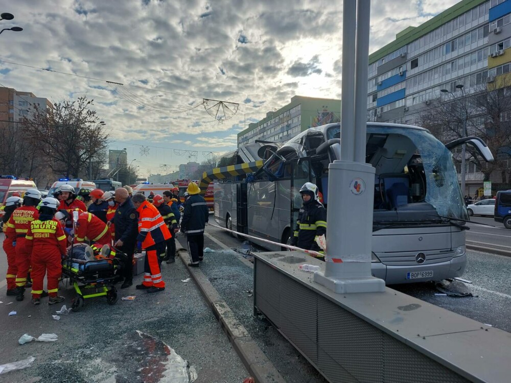 Accidentul de autocar de la Pasajul Unirii este al șaptelea de la redeschidere. Cronologia incidentelor GALERIE FOTO - Imaginea 9