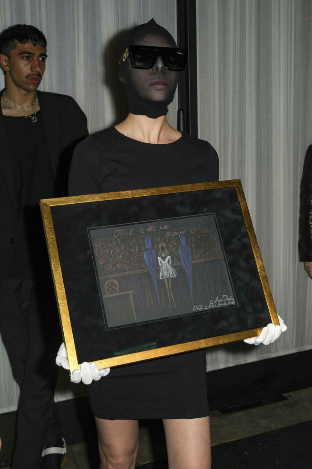 Anna Delvey, falsa milionară care a înșelat bănci și hoteluri din New York, a vândut tablouri în valoare de 340.000 de dolari - Imaginea 6