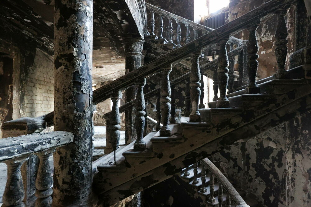 „Dansează pe oasele morților”. Teatrul din Mariupol, redeschis de Rusia în locul masacrului - Imaginea 2