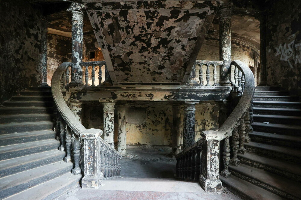 „Dansează pe oasele morților”. Teatrul din Mariupol, redeschis de Rusia în locul masacrului - Imaginea 9