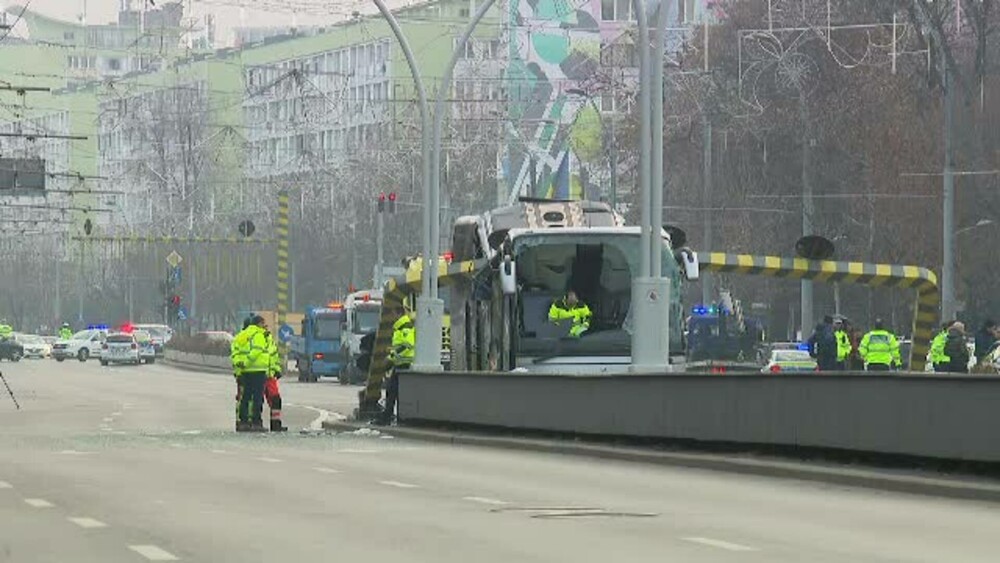 Accidentul de autocar de la Pasajul Unirii este al șaptelea de la redeschidere. Cronologia incidentelor GALERIE FOTO - Imaginea 4