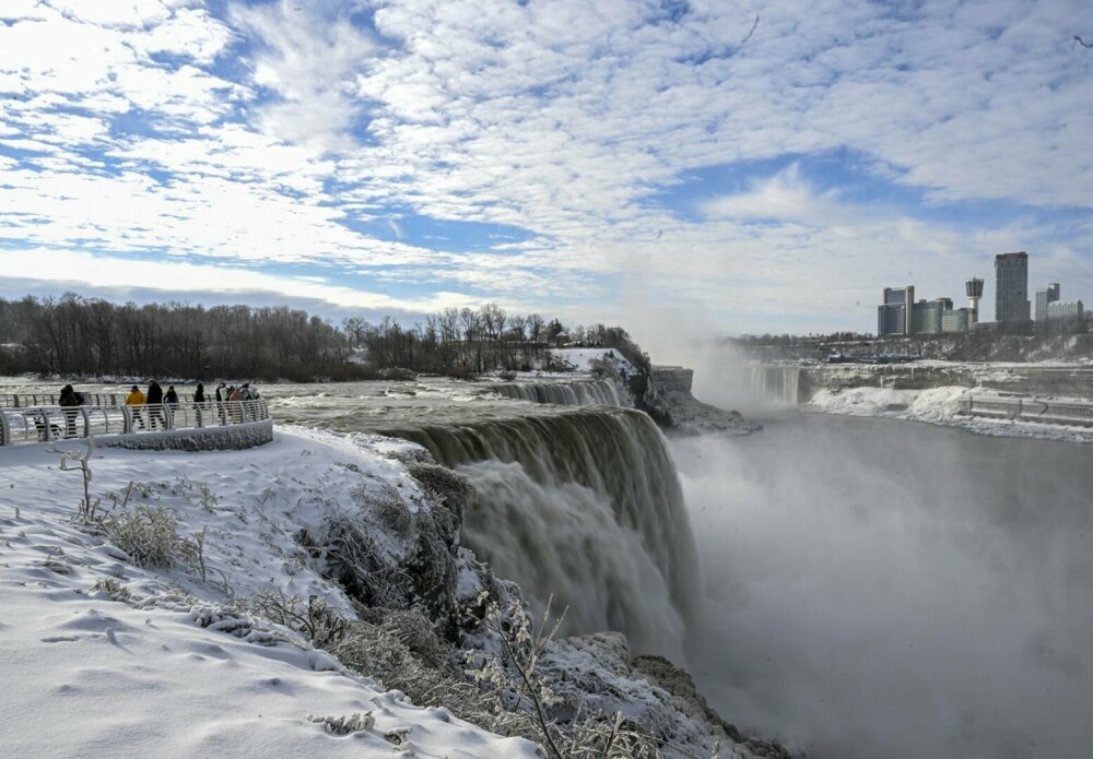 Imagini spectaculoase din SUA. Cascada Niagara a înghețat | GALERIE FOTO - Imaginea 4