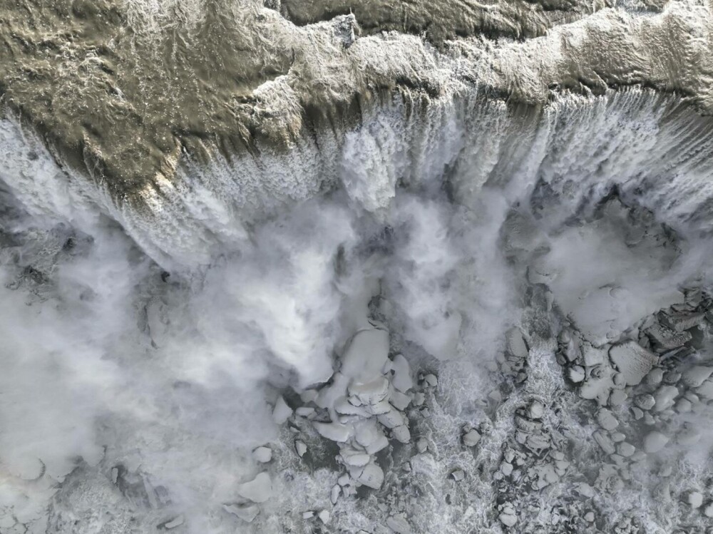 Imagini spectaculoase din SUA. Cascada Niagara a înghețat | GALERIE FOTO - Imaginea 10