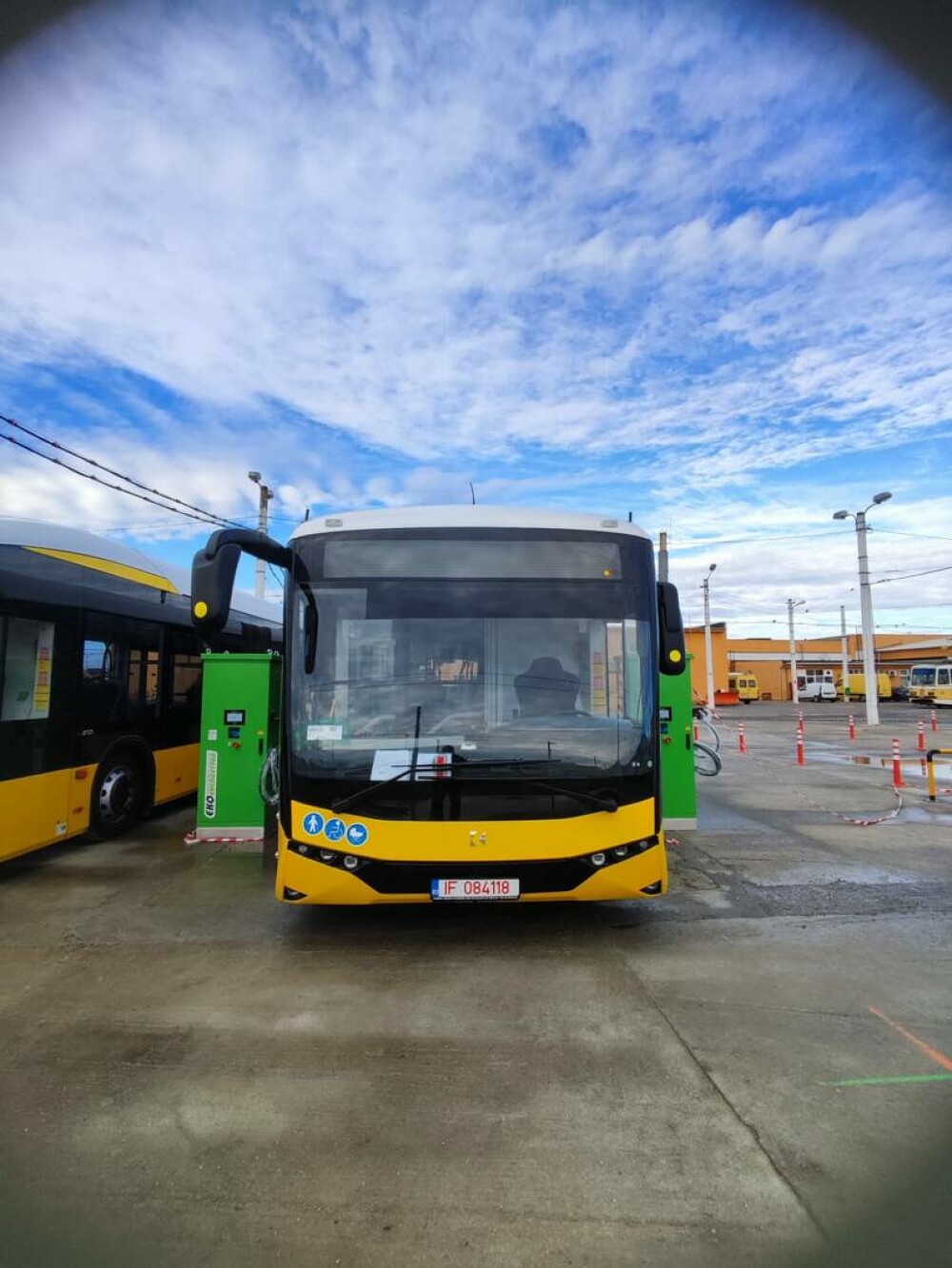 La Timișoara, au sosit primele două autobuze electrice din lotul celor 44 cumpărate cu bani europeni - Imaginea 3