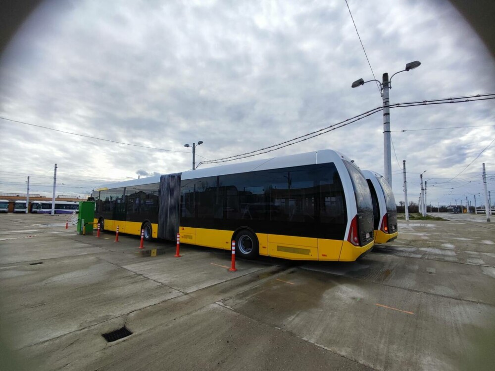 La Timișoara, au sosit primele două autobuze electrice din lotul celor 44 cumpărate cu bani europeni - Imaginea 5